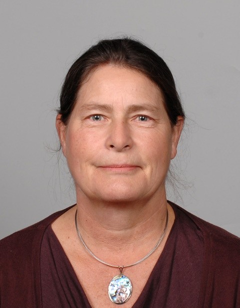Dr. Yanda van Rood